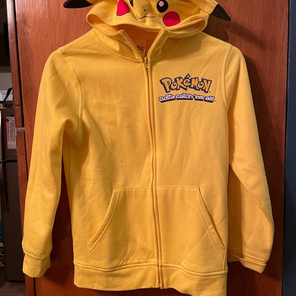 Pokémon zip up sweatshirt size boys medium